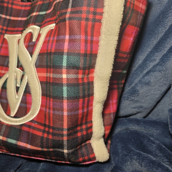 Victoria’s Secret Tote Bag Red Plaid Christmas Holiday 2022 - Picture 3 of 6